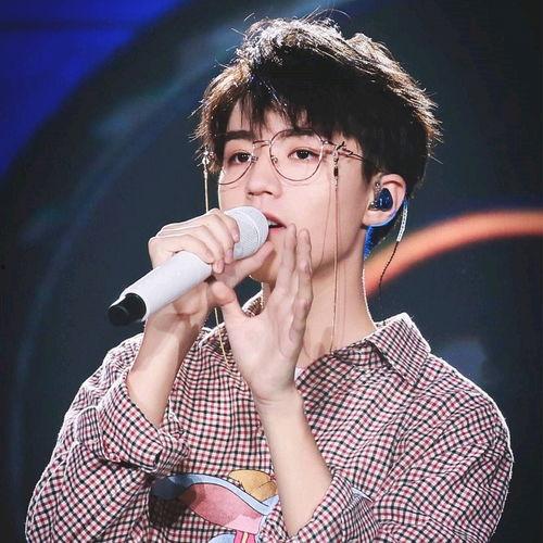 王俊凯娱乐圈同人